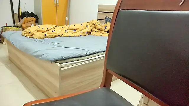 huzi518 online show from October 11, 2025, 2:18 pm