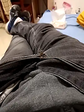 Snapshot of huzi518 chatting on February 4, 2026, 11:38 am huzi518 online show from February 4, 2026, 11:38 am