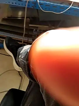 Snapshot of huzi518 chatting on January 14, 2026, 6:28 am huzi518 online show from January 14, 2026, 6:28 am