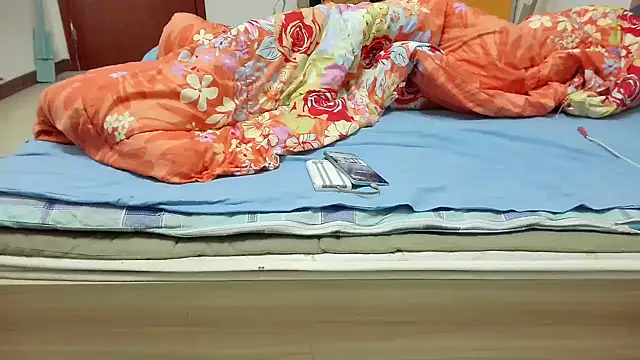 huzi518 online show from October 21, 2025, 12:04 pm