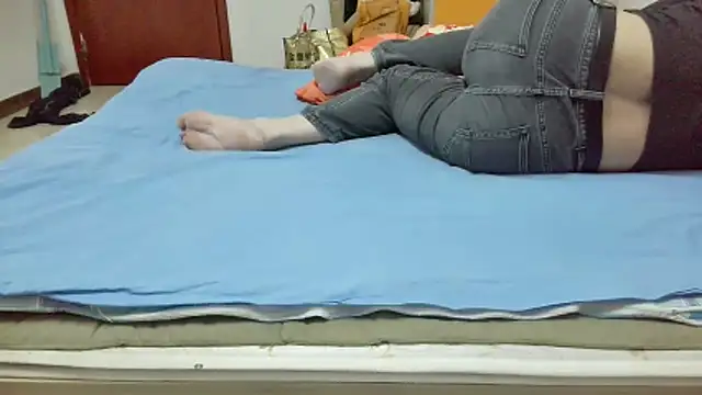 huzi518 online show from October 24, 2025, 2:27 pm