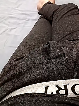 Snapshot of huzi518 chatting on December 22, 2025, 12:27 pm huzi518 online show from December 22, 2025, 12:27 pm