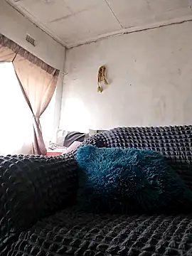 hotyoung24 online show from February 12, 2025, 6:29 am