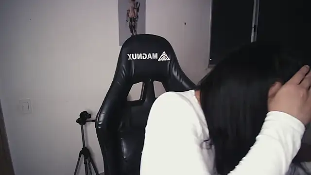 Kiitygirl online show from January 15, 2026, 7:56 am