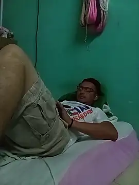 Snapshot of Andresguz35 chatting on November 11, 2025, 6:19 am Andresguz35 online show from November 11, 2025, 6:19 am