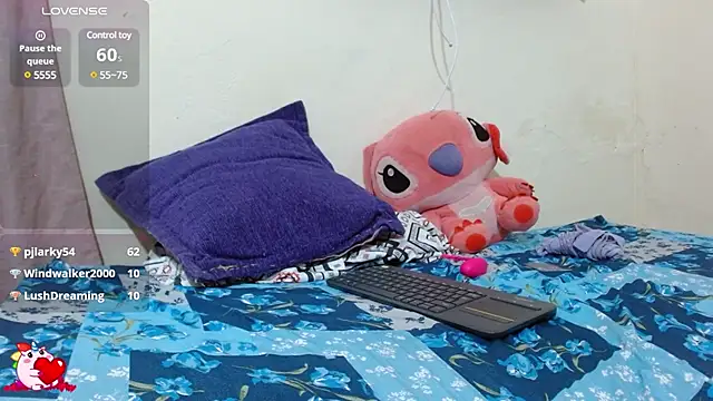 Snapshot of Mia_brunette26 chatting on March 15, 2025, 5:52 am Mia brunette26 online show from March 15, 2025, 5:52 am