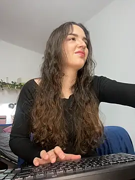 tatianaAlvarez1 online show from October 22, 2025, 12:37 pm