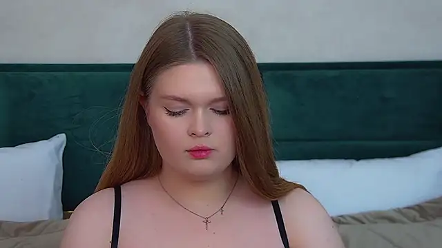 Snapshot of CrystalLyons chatting on November 17, 2025, 6:12 pm CrystalLyons online show from November 17, 2025, 6:12 pm