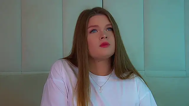 CrystalLyons online show from February 26, 2026, 6:35 am