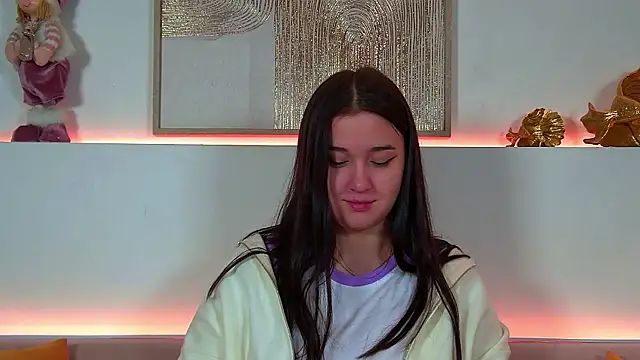 Snapshot of ChristinaMilton chatting on December 15, 2025, 6:36 pm ChristinaMilton online show from December 15, 2025, 6:36 pm