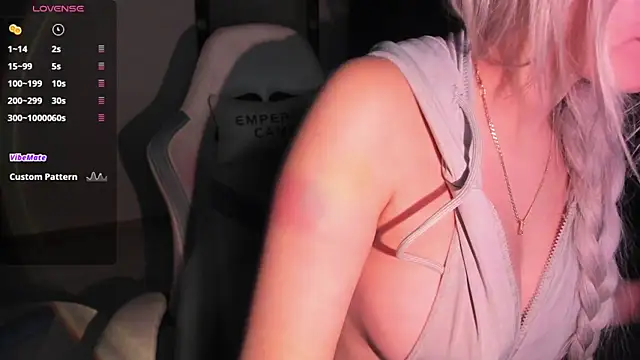 Snapshot of Lana_Younes chatting on October 18, 2025, 7:16 pm Lana Younes online show from October 18, 2025, 7:16 pm