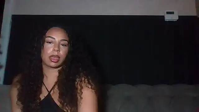 Snapshot of bigbootyjayda chatting on November 25, 2025, 10:43 pm bigbootyjayda online show from November 25, 2025, 10:43 pm