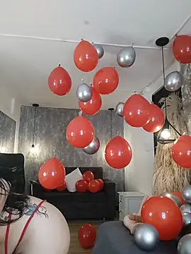 Snapshot of aura-baker chatting on November 30, 2025, 5:08 am aura-baker online show from November 30, 2025, 5:08 am