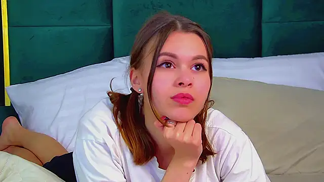 PollyLanders online show from March 11, 2025, 4:30 am