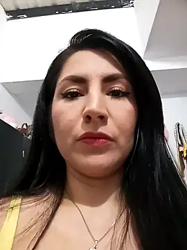 Snapshot of ELISA_90 chatting on September 15, 2025, 4:51 pm ELISA 90 online show from September 15, 2025, 4:51 pm