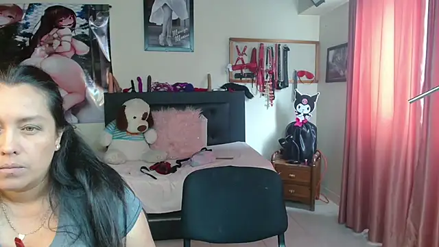 Snapshot of Marilynselxoveanalhard chatting on May 19, 2026, 1:40 pm Marilynselxoveanalhard online show from May 19, 2026, 1:40 pm
