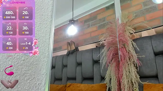 JESSYCORTES online show from February 27, 2026, 10:42 pm