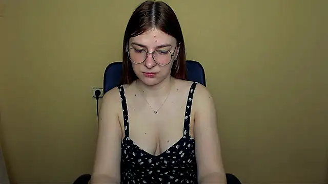 Snapshot of Luna_Lush_ chatting on May 21, 2026, 8:34 am Luna Lush online show from May 21, 2026, 8:34 am