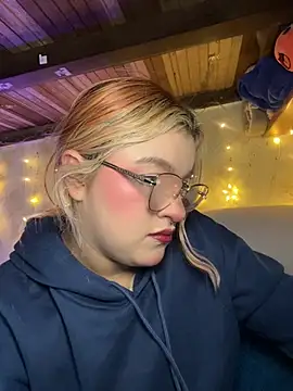 SophiaWeestt99 online show from January 16, 2026, 4:27 am