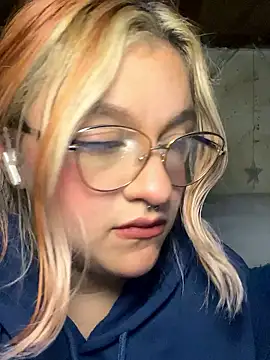 SophiaWeestt99 online show from January 13, 2026, 3:10 am