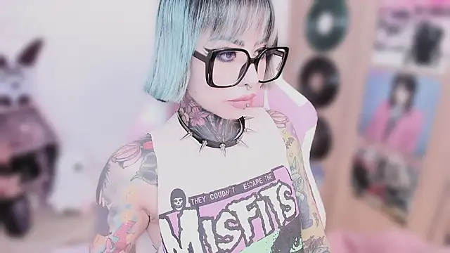 Snapshot of NikkiRamone chatting on February 24, 2026, 11:33 am NikkiRamone online show from February 24, 2026, 11:33 am