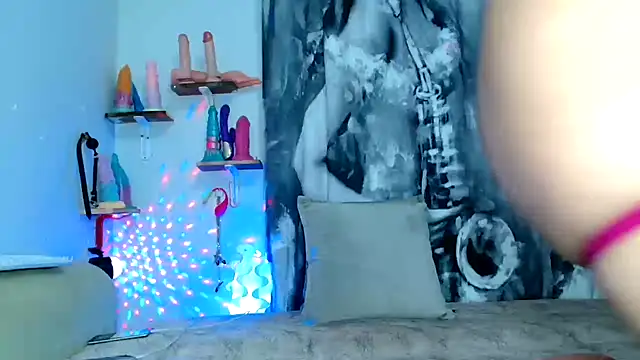 Snapshot of Bitter_ chatting on October 31, 2025, 3:08 pm Bitter online show from October 31, 2025, 3:08 pm