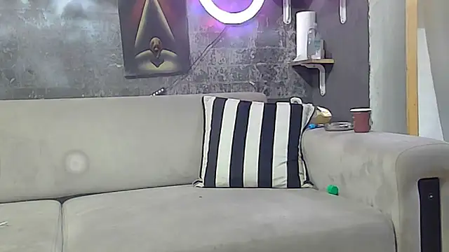 Snapshot of Bitter_ chatting on March 19, 2025, 7:06 pm Bitter online show from March 19, 2025, 7:06 pm