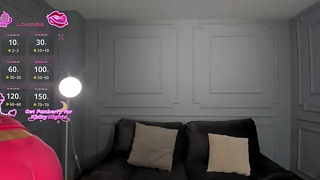 Snapshot of RebeccaHudson chatting on February 17, 2026, 8:17 pm RebeccaHudson online show from February 17, 2026, 8:17 pm