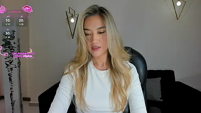 Snapshot of RebeccaHudson chatting on January 10, 2026, 7:42 pm RebeccaHudson online show from January 10, 2026, 7:42 pm