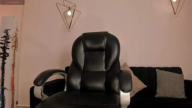 Snapshot of RebeccaHudson chatting on February 12, 2026, 7:13 pm RebeccaHudson online show from February 12, 2026, 7:13 pm