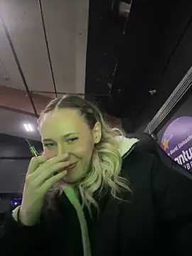 M1ssyk1ssy online show from January 4, 2025, 11:17 pm