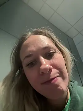 M1ssyk1ssy online show from January 10, 2025, 3:48 pm