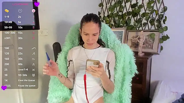 Snapshot of vodkadelulo chatting on January 29, 2025, 5:09 am vodkadelulo online show from January 29, 2025, 5:09 am