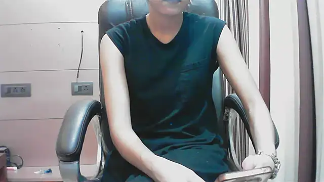 Snapshot of collage_hoty chatting on September 18, 2025, 4:54 pm collage hoty online show from September 18, 2025, 4:54 pm