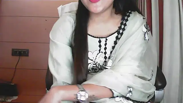 Snapshot of collage_hoty chatting on January 15, 2026, 4:05 am collage hoty online show from January 15, 2026, 4:05 am