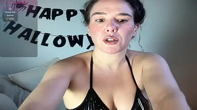 MilkyHoneyLullabies online show from October 31, 2025, 1:08 pm