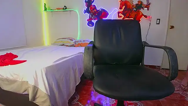 Snapshot of sweetie_tsgirl_ chatting on December 5, 2024, 10:06 pm sweetie tsgirl online show from December 5, 2024, 10:06 pm