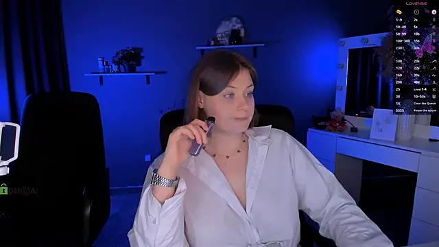 Snapshot of nikole_kitt chatting on September 21, 2025, 9:31 pm nikole kitt online show from September 21, 2025, 9:31 pm