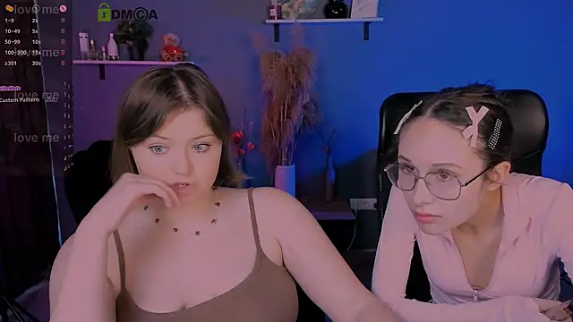 Snapshot of nikole_kitt chatting on October 19, 2025, 7:16 pm nikole kitt online show from October 19, 2025, 7:16 pm