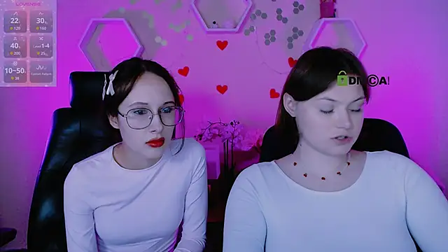 Snapshot of nikole_kitt chatting on October 11, 2025, 7:04 pm nikole kitt online show from October 11, 2025, 7:04 pm