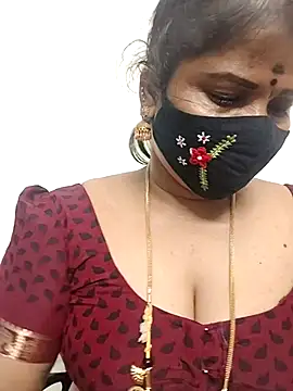 Snapshot of gaurika18 chatting on April 19, 2026, 6:10 pm gaurika18 online show from April 19, 2026, 6:10 pm