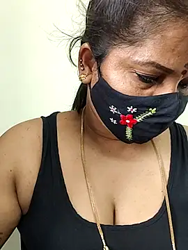 Snapshot of gaurika18 chatting on April 26, 2026, 2:20 am gaurika18 online show from April 26, 2026, 2:20 am