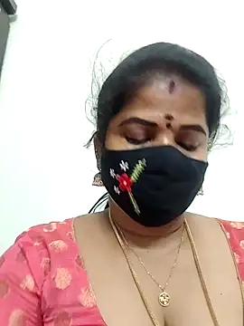 gaurika18 online show from April 15, 2026, 5:17 pm