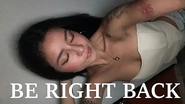 Snapshot of Hannah_Barker chatting on February 19, 2025, 1:50 pm Hannah Barker online show from February 19, 2025, 1:50 pm