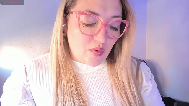 Snapshot of Naty_Mature_ chatting on March 31, 2026, 5:15 pm Naty Mature online show from March 31, 2026, 5:15 pm