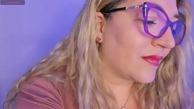 Snapshot of Naty_Mature_ chatting on March 2, 2026, 6:26 pm Naty Mature online show from March 2, 2026, 6:26 pm