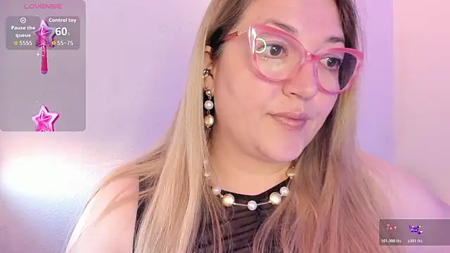 Snapshot of Naty_Mature_ chatting on April 3, 2026, 6:25 pm Naty Mature online show from April 3, 2026, 6:25 pm