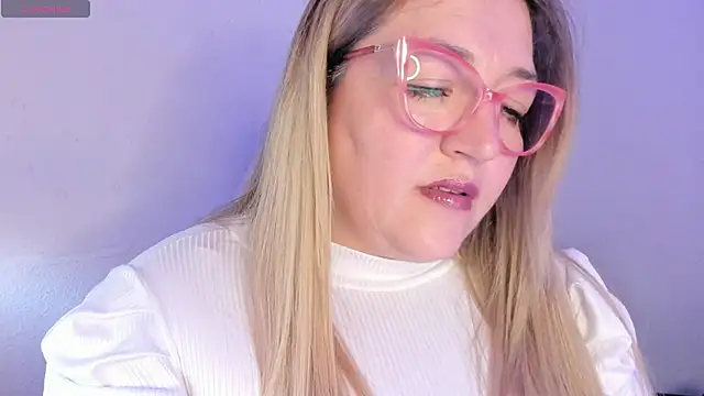 Snapshot of Naty_Mature_ chatting on April 8, 2026, 6:31 pm Naty Mature online show from April 8, 2026, 6:31 pm