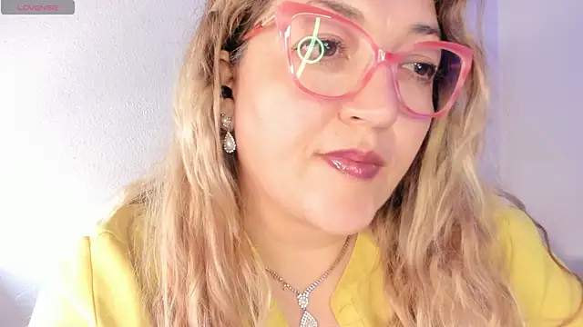 Snapshot of Naty_Mature_ chatting on April 7, 2026, 4:42 pm Naty Mature online show from April 7, 2026, 4:42 pm