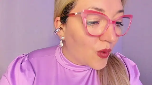 Snapshot of Naty_Mature_ chatting on November 19, 2025, 5:35 pm Naty Mature online show from November 19, 2025, 5:35 pm